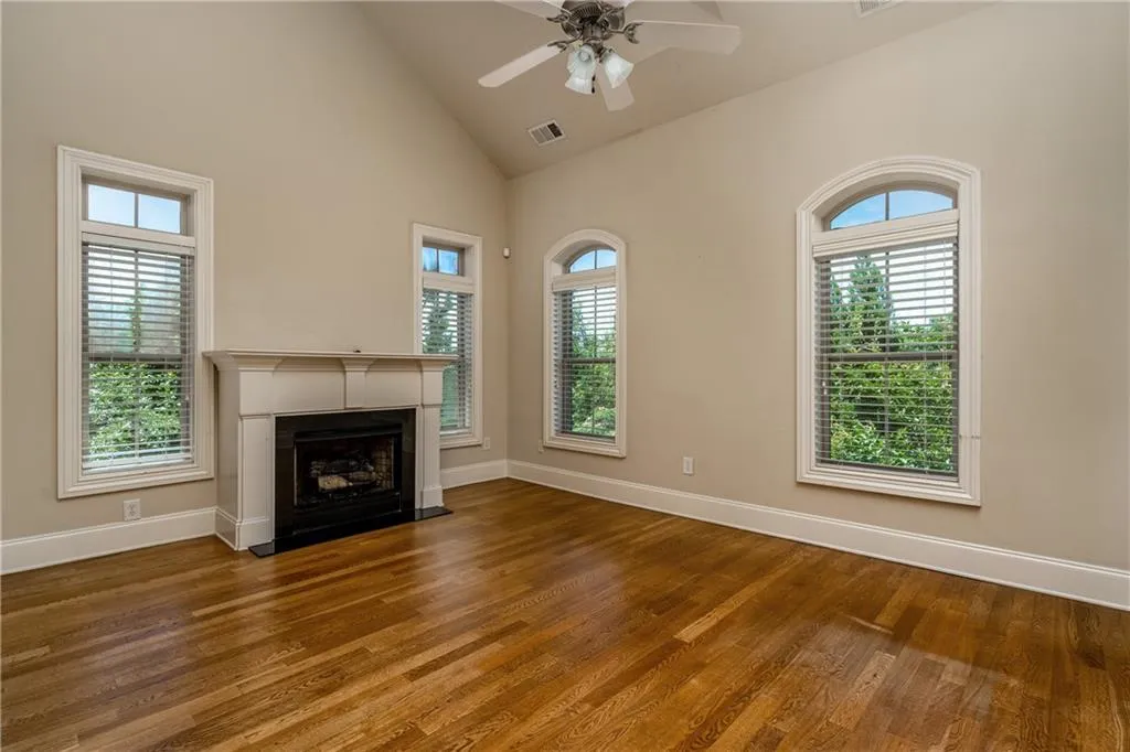331 Le Gran Bend, Sandy Springs, Georgia 30328, 2 Bedrooms Bedrooms, ,2 BathroomsBathrooms,Residential,Sold,331 Le Gran Bend,6901358