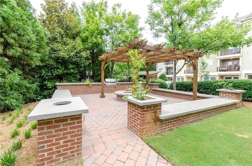 331 Le Gran Bend, Sandy Springs, Georgia 30328, 2 Bedrooms Bedrooms, ,2 BathroomsBathrooms,Residential,Sold,331 Le Gran Bend,6901358