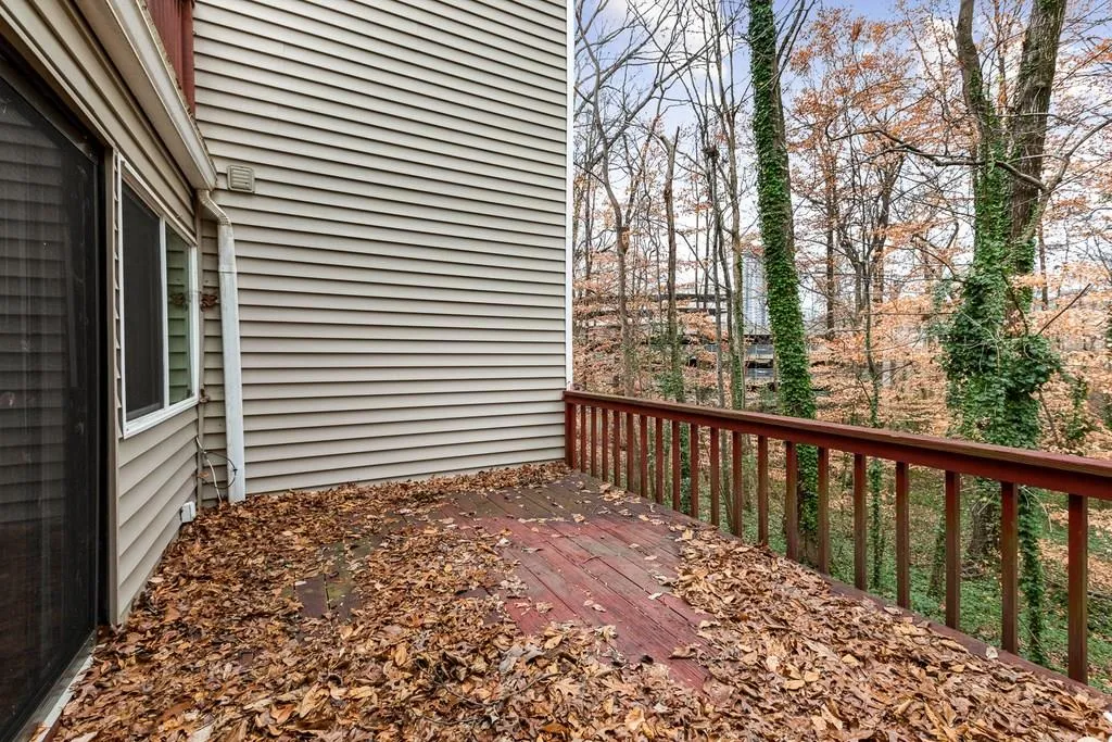 56 Dunwoody Springs Drive, Atlanta, Georgia 30328, 2 Bedrooms Bedrooms, ,2 BathroomsBathrooms,Residential,Sold,56 Dunwoody Springs Drive,6117512