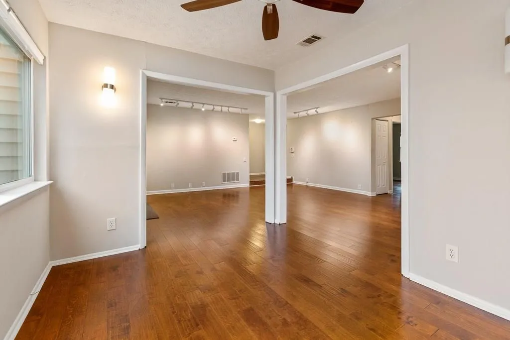 56 Dunwoody Springs Drive, Atlanta, Georgia 30328, 2 Bedrooms Bedrooms, ,2 BathroomsBathrooms,Residential,Sold,56 Dunwoody Springs Drive,6117512