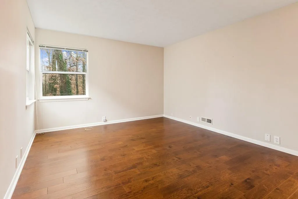 56 Dunwoody Springs Drive, Atlanta, Georgia 30328, 2 Bedrooms Bedrooms, ,2 BathroomsBathrooms,Residential,Sold,56 Dunwoody Springs Drive,6117512