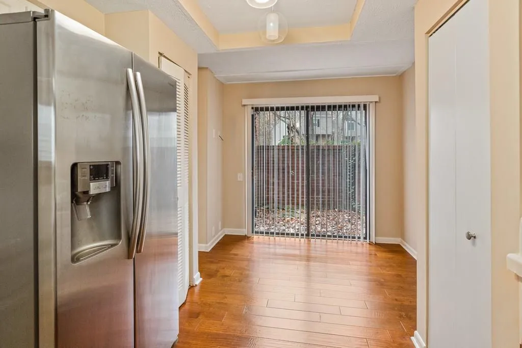 56 Dunwoody Springs Drive, Atlanta, Georgia 30328, 2 Bedrooms Bedrooms, ,2 BathroomsBathrooms,Residential,Sold,56 Dunwoody Springs Drive,6117512