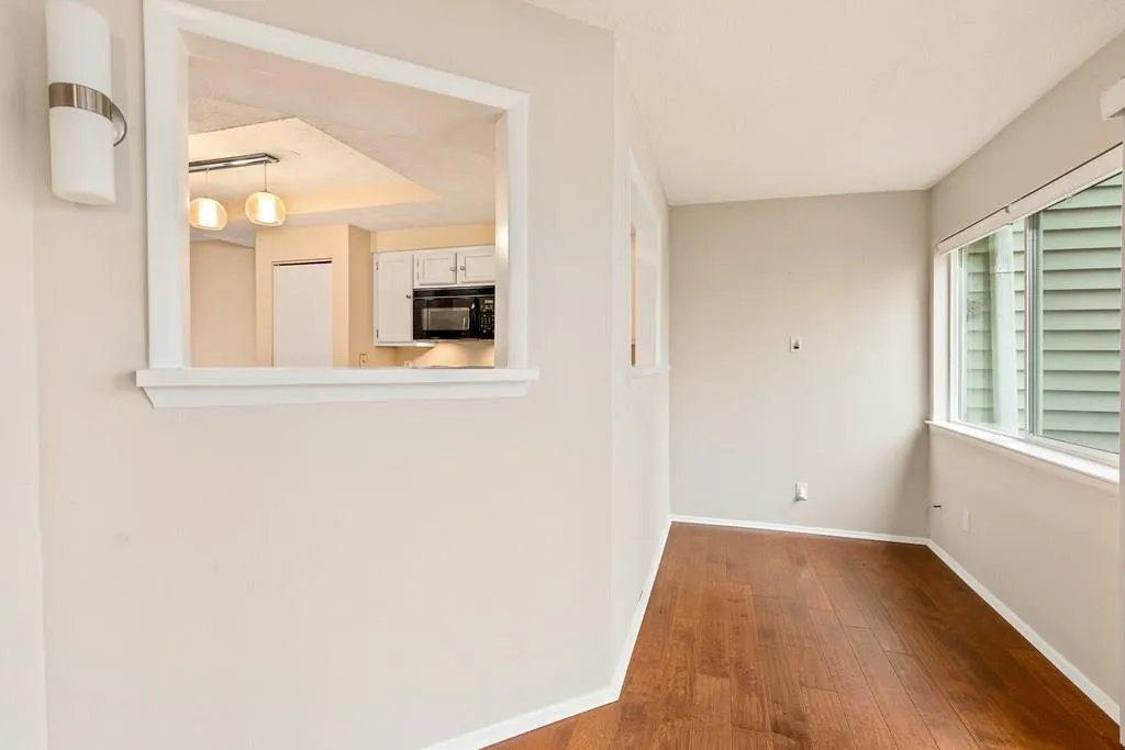 56 Dunwoody Springs Drive, Atlanta, Georgia 30328, 2 Bedrooms Bedrooms, ,2 BathroomsBathrooms,Residential,Sold,56 Dunwoody Springs Drive,6117512