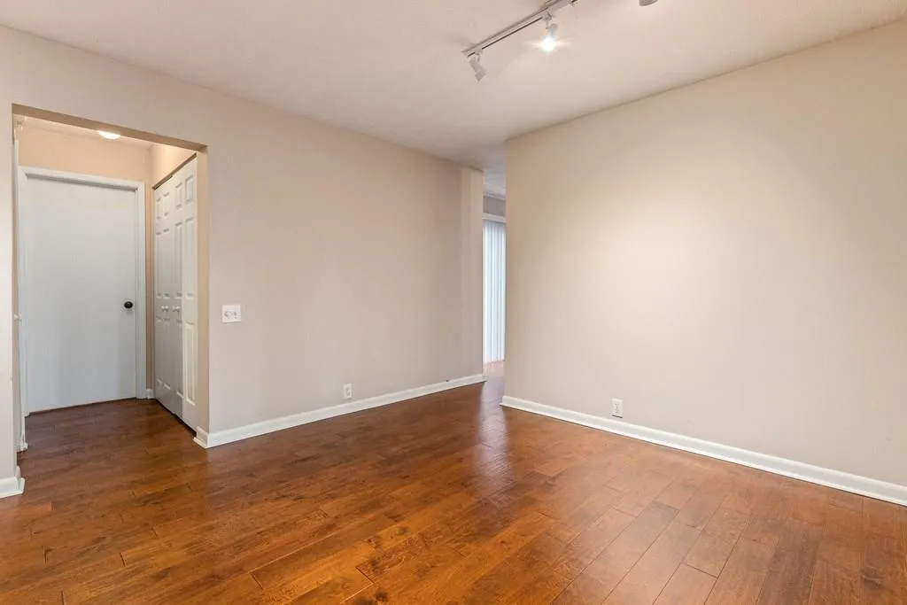 56 Dunwoody Springs Drive, Atlanta, Georgia 30328, 2 Bedrooms Bedrooms, ,2 BathroomsBathrooms,Residential,Sold,56 Dunwoody Springs Drive,6117512