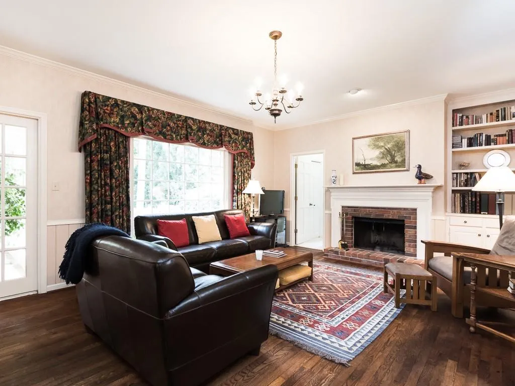 6115 Weatherly Drive, Atlanta, Georgia 30328, 4 Bedrooms Bedrooms, ,3 BathroomsBathrooms,Residential,Sold,6115 Weatherly Drive,5710773