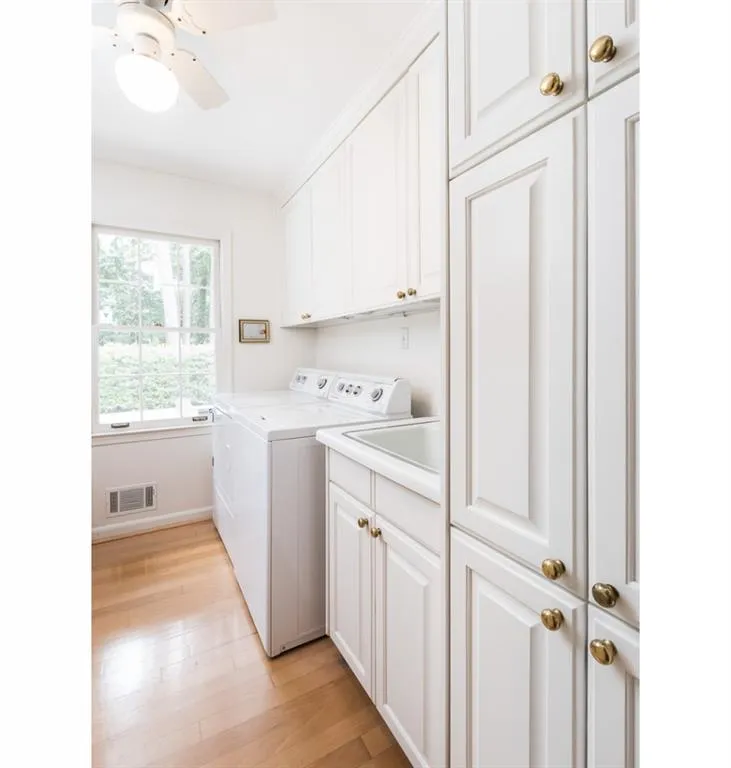 6115 Weatherly Drive, Atlanta, Georgia 30328, 4 Bedrooms Bedrooms, ,3 BathroomsBathrooms,Residential,Sold,6115 Weatherly Drive,5710773