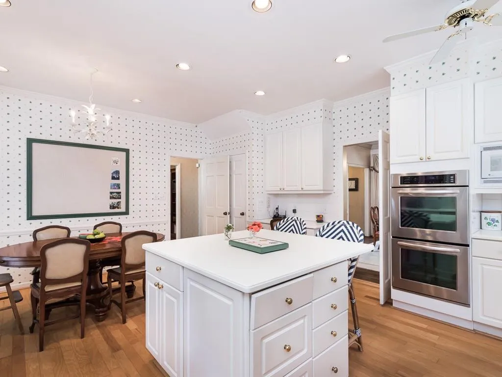 6115 Weatherly Drive, Atlanta, Georgia 30328, 4 Bedrooms Bedrooms, ,3 BathroomsBathrooms,Residential,Sold,6115 Weatherly Drive,5710773