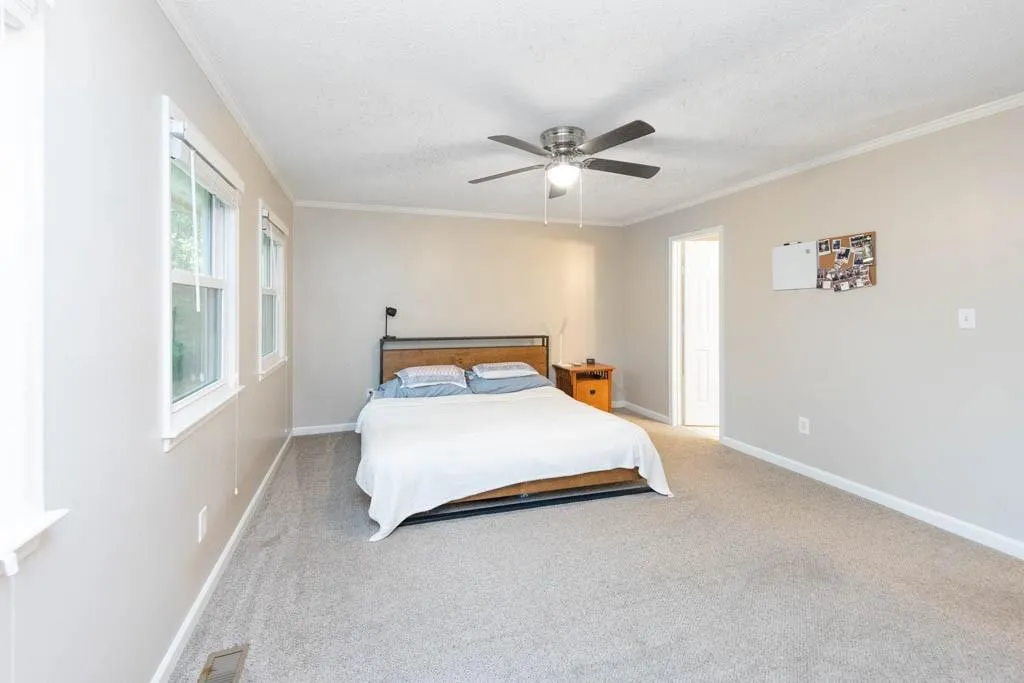 219 Peachtree Hollow Court, Sandy Springs, Georgia 30328, 2 Bedrooms Bedrooms, ,2 BathroomsBathrooms,Residential,Sold,219 Peachtree Hollow Court,7200282