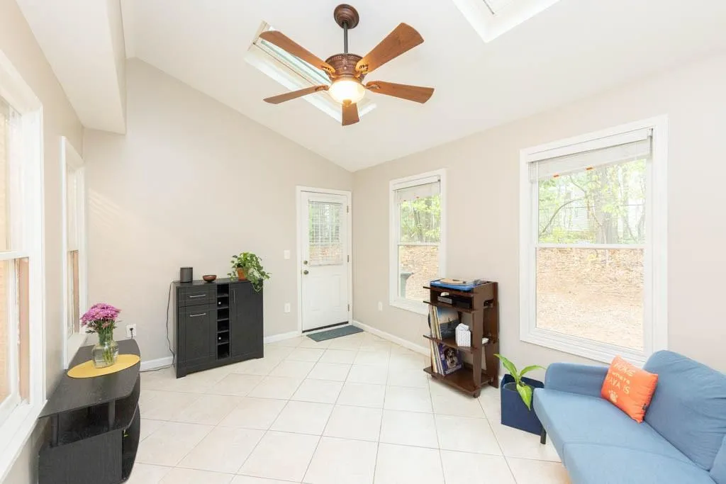 219 Peachtree Hollow Court, Sandy Springs, Georgia 30328, 2 Bedrooms Bedrooms, ,2 BathroomsBathrooms,Residential,Sold,219 Peachtree Hollow Court,7200282