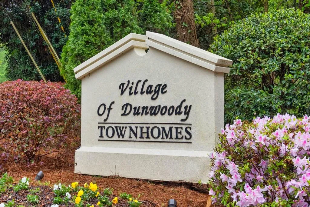 219 Peachtree Hollow Court, Sandy Springs, Georgia 30328, 2 Bedrooms Bedrooms, ,2 BathroomsBathrooms,Residential,Sold,219 Peachtree Hollow Court,7200282