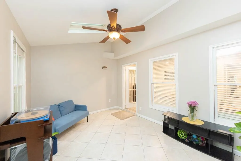 219 Peachtree Hollow Court, Sandy Springs, Georgia 30328, 2 Bedrooms Bedrooms, ,2 BathroomsBathrooms,Residential,Sold,219 Peachtree Hollow Court,7200282