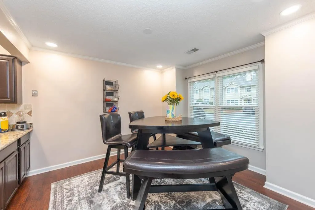 219 Peachtree Hollow Court, Sandy Springs, Georgia 30328, 2 Bedrooms Bedrooms, ,2 BathroomsBathrooms,Residential,Sold,219 Peachtree Hollow Court,7200282