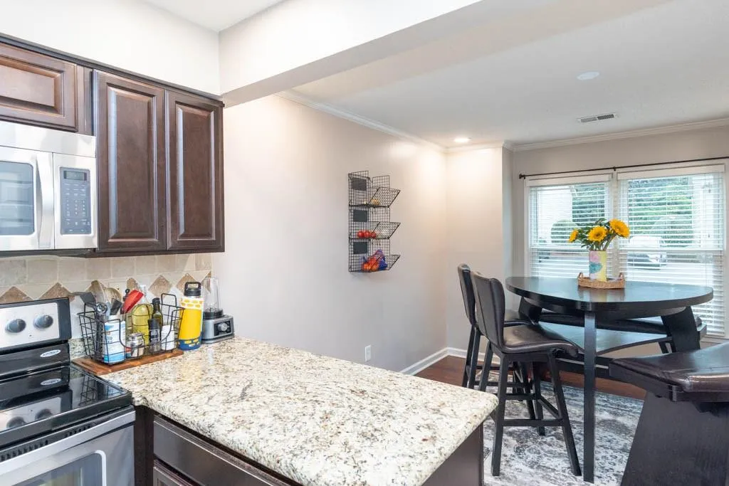 219 Peachtree Hollow Court, Sandy Springs, Georgia 30328, 2 Bedrooms Bedrooms, ,2 BathroomsBathrooms,Residential,Sold,219 Peachtree Hollow Court,7200282
