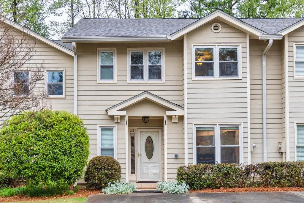 219 Peachtree Hollow Court, Sandy Springs, Georgia 30328, 2 Bedrooms Bedrooms, ,2 BathroomsBathrooms,Residential,Sold,219 Peachtree Hollow Court,7200282