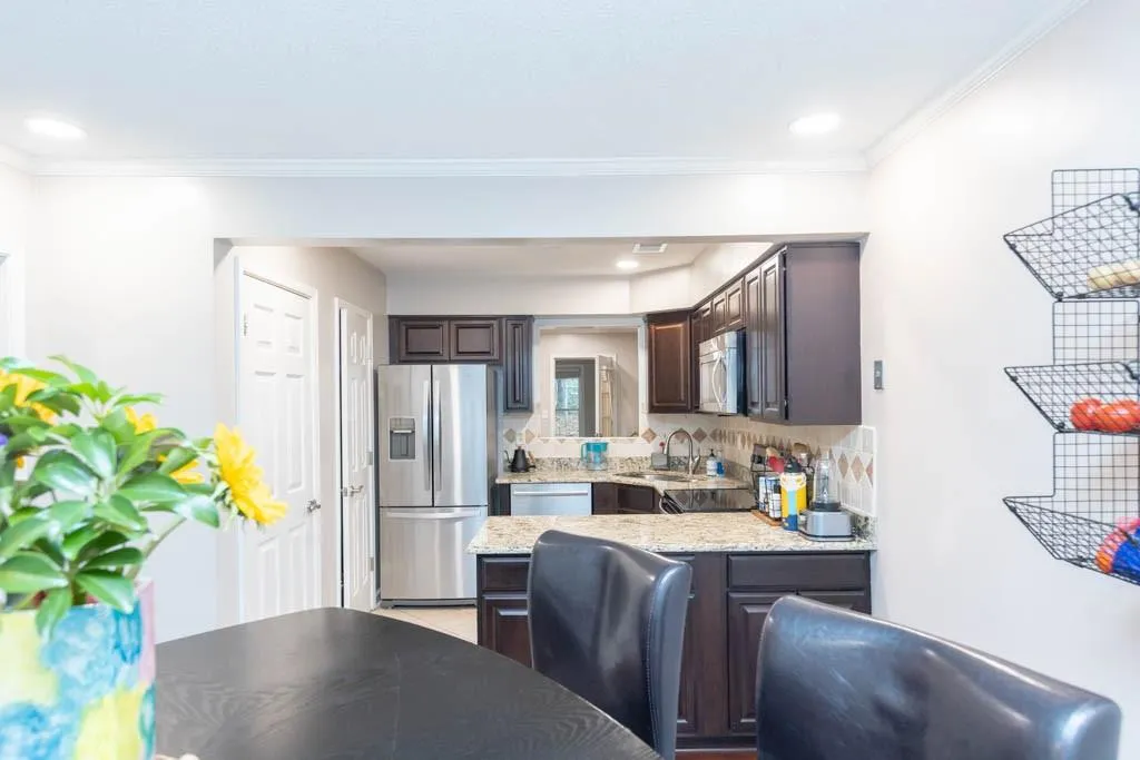 219 Peachtree Hollow Court, Sandy Springs, Georgia 30328, 2 Bedrooms Bedrooms, ,2 BathroomsBathrooms,Residential,Sold,219 Peachtree Hollow Court,7200282
