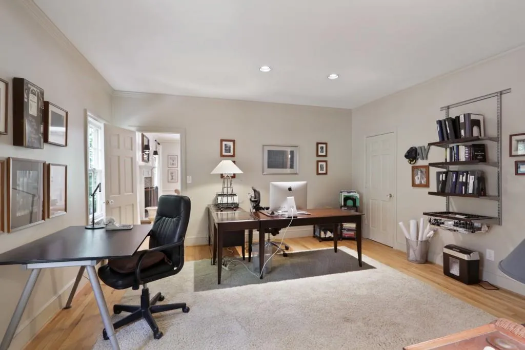 9935 Huntcliff Trace, Sandy Springs, Georgia 30350, 4 Bedrooms Bedrooms, ,3 BathroomsBathrooms,Residential,Sold,9935 Huntcliff Trace,6714312