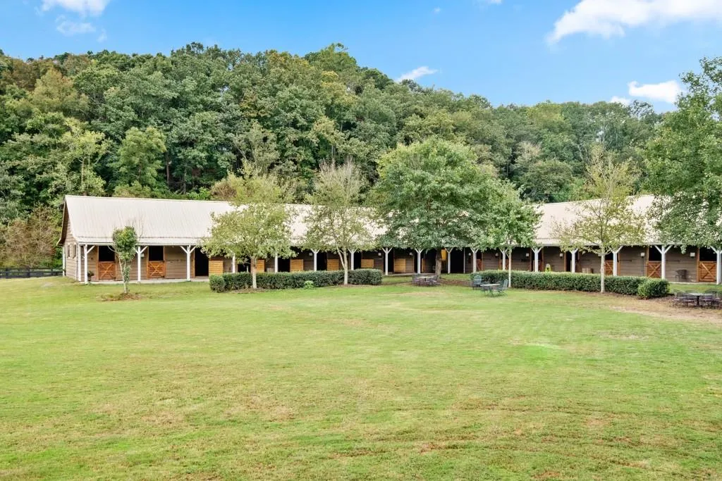 9935 Huntcliff Trace, Sandy Springs, Georgia 30350, 4 Bedrooms Bedrooms, ,3 BathroomsBathrooms,Residential,Sold,9935 Huntcliff Trace,6714312