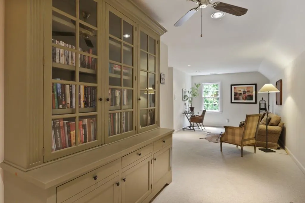 9935 Huntcliff Trace, Sandy Springs, Georgia 30350, 4 Bedrooms Bedrooms, ,3 BathroomsBathrooms,Residential,Sold,9935 Huntcliff Trace,6714312