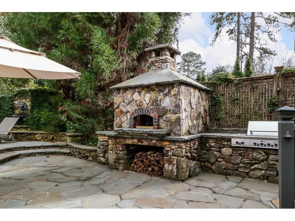 40 Old Stratton Chase, Atlanta, Georgia 30328, 5 Bedrooms Bedrooms, ,5 BathroomsBathrooms,Residential,Sold,40 Old Stratton Chase,6129333