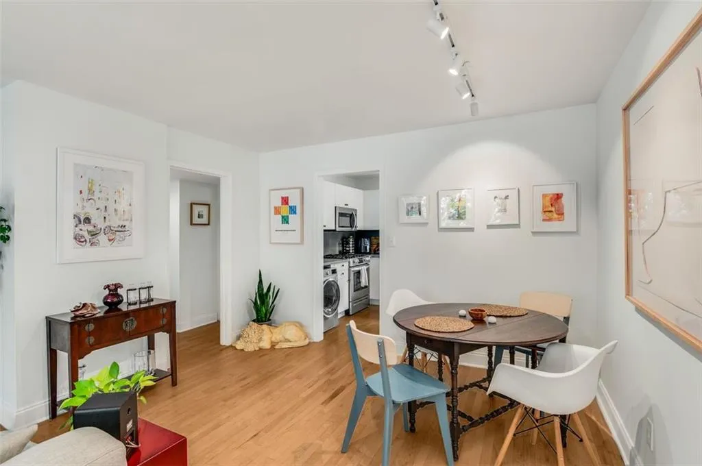96 Ardmore Place Nw Unit #3, Atlanta, Georgia 30309, 2 Bedrooms Bedrooms, ,1 BathroomBathrooms,Residential,For Sale,96 Ardmore Place Nw Unit #3,7636663