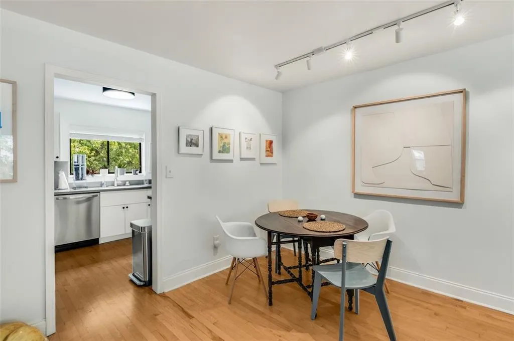96 Ardmore Place Nw Unit #3, Atlanta, Georgia 30309, 2 Bedrooms Bedrooms, ,1 BathroomBathrooms,Residential,For Sale,96 Ardmore Place Nw Unit #3,7636663