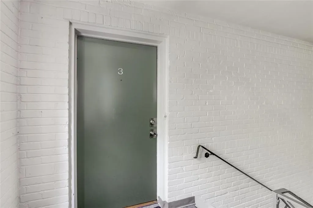 96 Ardmore Place Nw Unit #3, Atlanta, Georgia 30309, 2 Bedrooms Bedrooms, ,1 BathroomBathrooms,Residential,For Sale,96 Ardmore Place Nw Unit #3,7636663