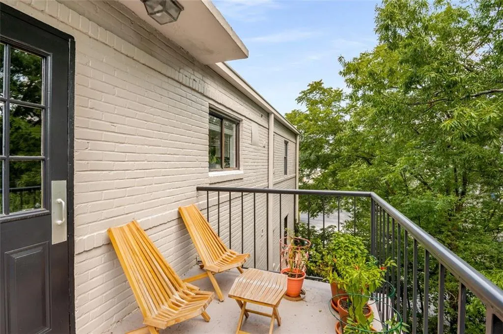 96 Ardmore Place Nw Unit #3, Atlanta, Georgia 30309, 2 Bedrooms Bedrooms, ,1 BathroomBathrooms,Residential,For Sale,96 Ardmore Place Nw Unit #3,7636663