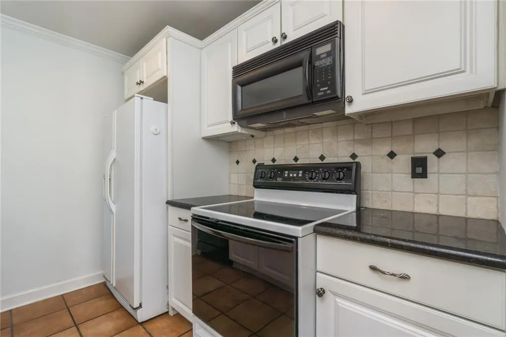 6407 Park Avenue Unit G4, Sandy Springs, Georgia 30342, 2 Bedrooms Bedrooms, ,1 BathroomBathrooms,Residential,Sold,6407 Park Avenue Unit G4,6590929