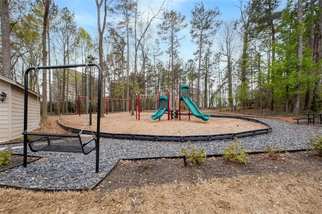 73 Mount Vernon Circle, Sandy Springs, Georgia 30338, 3 Bedrooms Bedrooms, ,2 BathroomsBathrooms,Residential,Sold,73 Mount Vernon Circle,7192972