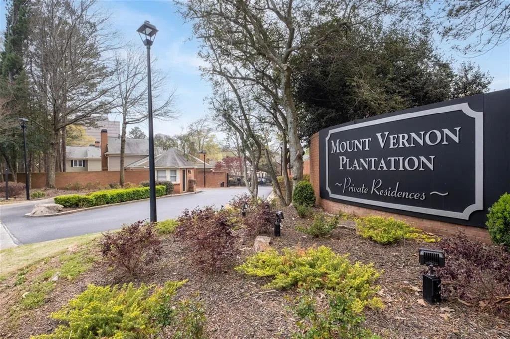 73 Mount Vernon Circle, Sandy Springs, Georgia 30338, 3 Bedrooms Bedrooms, ,2 BathroomsBathrooms,Residential,Sold,73 Mount Vernon Circle,7192972