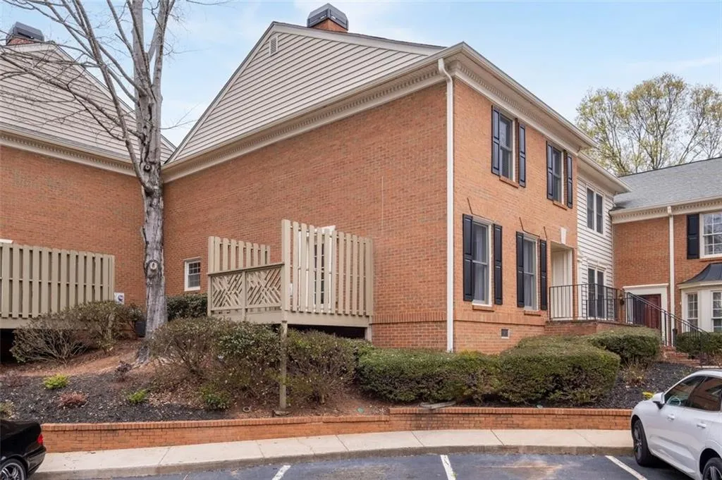 73 Mount Vernon Circle, Sandy Springs, Georgia 30338, 3 Bedrooms Bedrooms, ,2 BathroomsBathrooms,Residential,Sold,73 Mount Vernon Circle,7192972