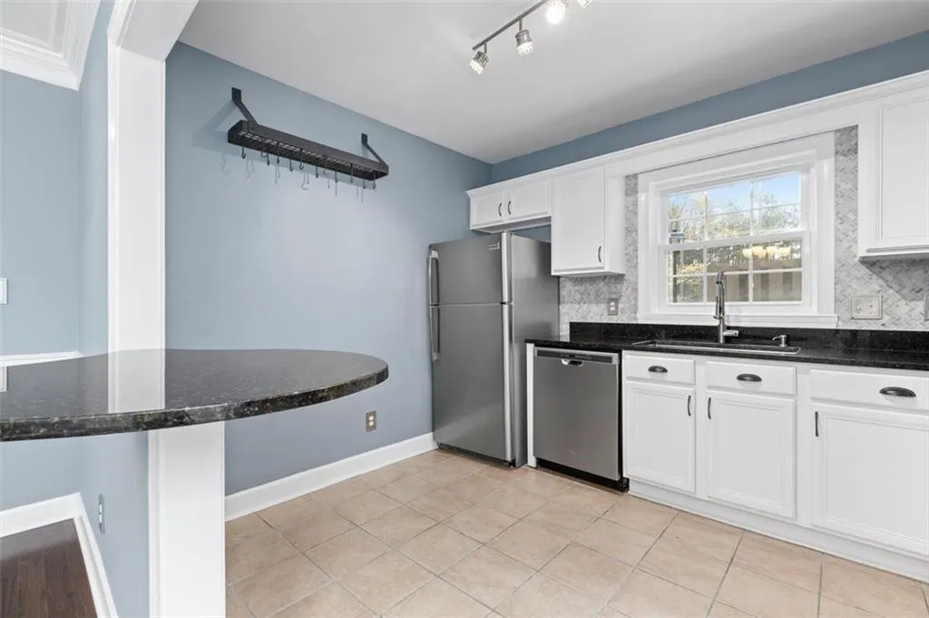 73 Mount Vernon Circle, Sandy Springs, Georgia 30338, 3 Bedrooms Bedrooms, ,2 BathroomsBathrooms,Residential,Sold,73 Mount Vernon Circle,7192972