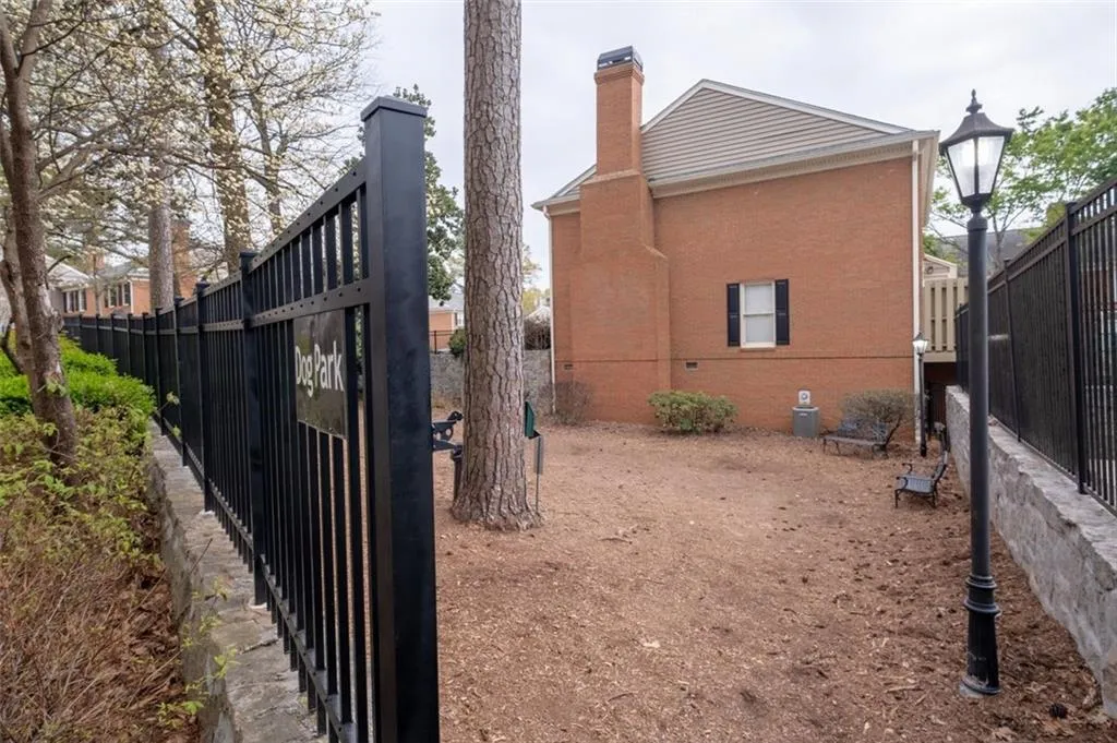 73 Mount Vernon Circle, Sandy Springs, Georgia 30338, 3 Bedrooms Bedrooms, ,2 BathroomsBathrooms,Residential,Sold,73 Mount Vernon Circle,7192972