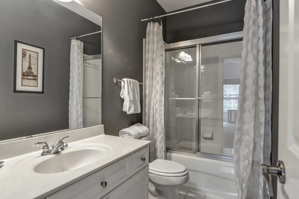 245 Lake Summit View, Atlanta, Georgia 30342, 5 Bedrooms Bedrooms, ,4 BathroomsBathrooms,Residential,Sold,245 Lake Summit View,5718877