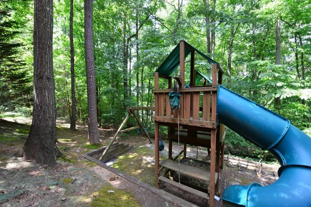 245 Lake Summit View, Atlanta, Georgia 30342, 5 Bedrooms Bedrooms, ,4 BathroomsBathrooms,Residential,Sold,245 Lake Summit View,5718877