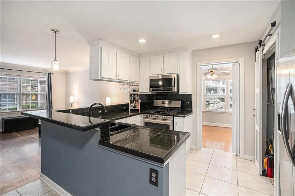 2232 Dunseath Avenue Nw Unit 204, Atlanta, Georgia 30318, 1 Bedroom Bedrooms, ,1 BathroomBathrooms,Residential,For Sale,2232 Dunseath Avenue Nw Unit 204,7614029