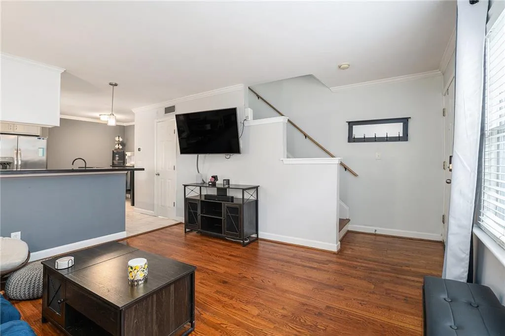 2232 Dunseath Avenue Nw Unit 204, Atlanta, Georgia 30318, 1 Bedroom Bedrooms, ,1 BathroomBathrooms,Residential,For Sale,2232 Dunseath Avenue Nw Unit 204,7614029