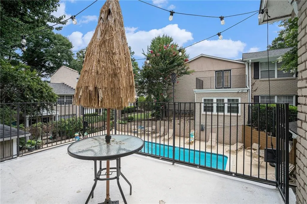 2232 Dunseath Avenue Nw Unit 204, Atlanta, Georgia 30318, 1 Bedroom Bedrooms, ,1 BathroomBathrooms,Residential,For Sale,2232 Dunseath Avenue Nw Unit 204,7614029