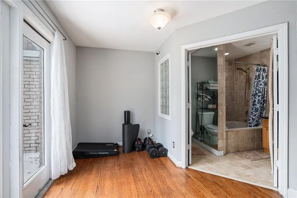 2232 Dunseath Avenue Nw Unit 204, Atlanta, Georgia 30318, 1 Bedroom Bedrooms, ,1 BathroomBathrooms,Residential,For Sale,2232 Dunseath Avenue Nw Unit 204,7614029
