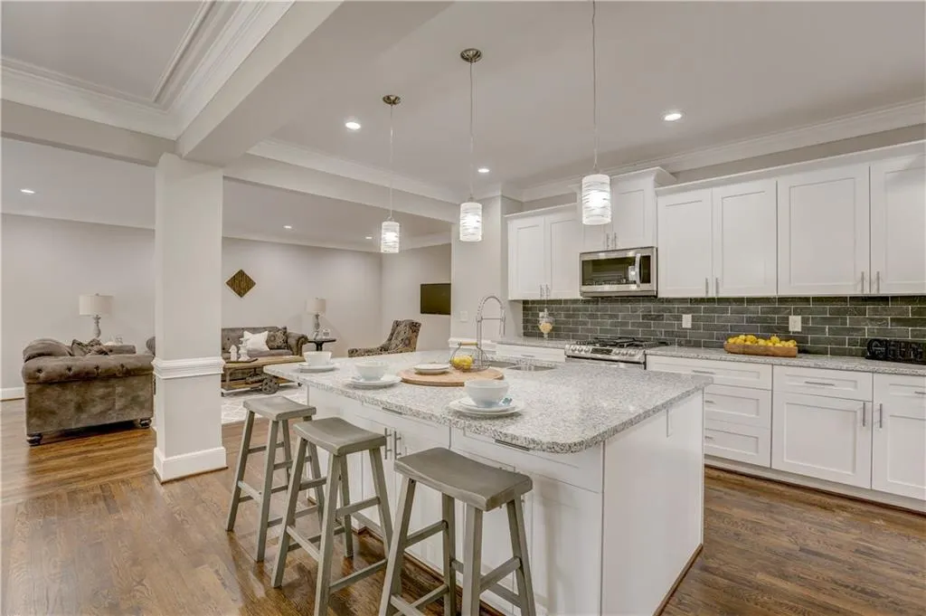 10 Braemore Drive Unit 10, Sandy Springs, Georgia 30328, 4 Bedrooms Bedrooms, ,3 BathroomsBathrooms,Residential,Sold,10 Braemore Drive Unit 10,5946606