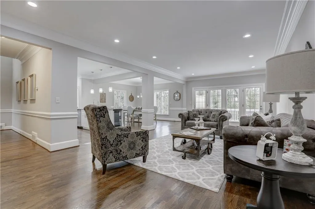 10 Braemore Drive Unit 10, Sandy Springs, Georgia 30328, 4 Bedrooms Bedrooms, ,3 BathroomsBathrooms,Residential,Sold,10 Braemore Drive Unit 10,5946606