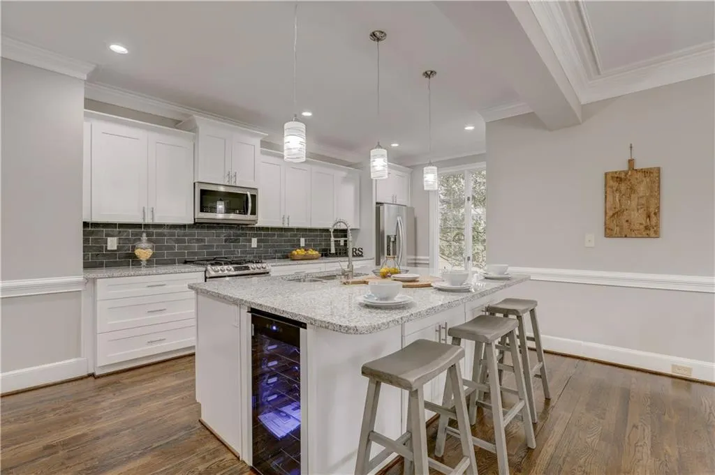 10 Braemore Drive Unit 10, Sandy Springs, Georgia 30328, 4 Bedrooms Bedrooms, ,3 BathroomsBathrooms,Residential,Sold,10 Braemore Drive Unit 10,5946606