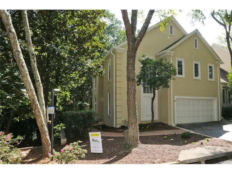 10 Braemore Drive Unit 10, Sandy Springs, Georgia 30328, 4 Bedrooms Bedrooms, ,3 BathroomsBathrooms,Residential,Sold,10 Braemore Drive Unit 10,5946606