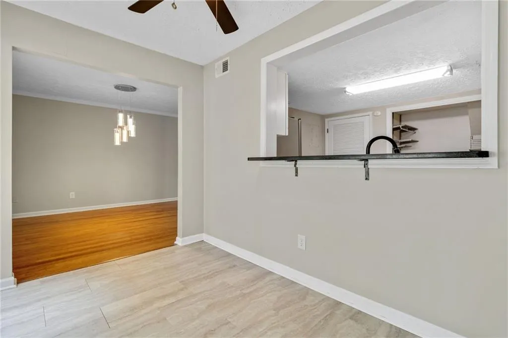 7750 Roswell Road Unit 9d, Sandy Springs, Georgia 30350, 3 Bedrooms Bedrooms, ,3 BathroomsBathrooms,Residential,Sold,7750 Roswell Road Unit 9d,7250699