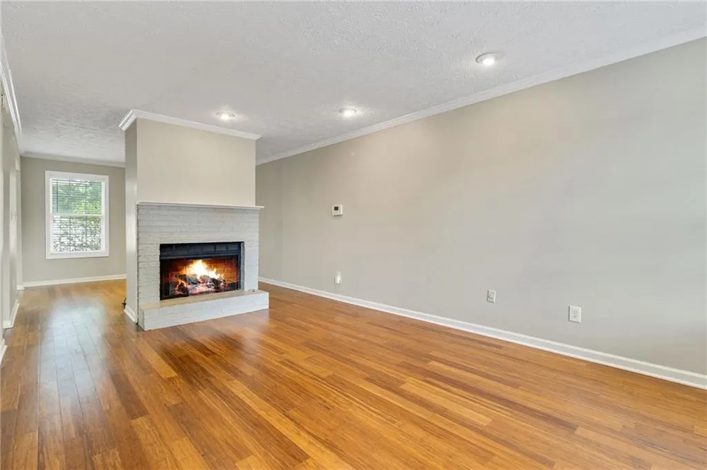 7750 Roswell Road Unit 9d, Sandy Springs, Georgia 30350, 3 Bedrooms Bedrooms, ,3 BathroomsBathrooms,Residential,Sold,7750 Roswell Road Unit 9d,7250699