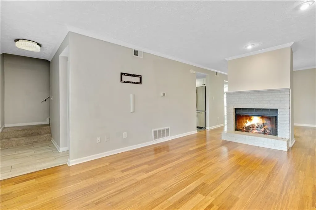 7750 Roswell Road Unit 9d, Sandy Springs, Georgia 30350, 3 Bedrooms Bedrooms, ,3 BathroomsBathrooms,Residential,Sold,7750 Roswell Road Unit 9d,7250699