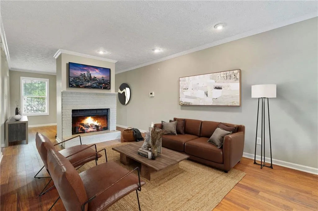 7750 Roswell Road Unit 9d, Sandy Springs, Georgia 30350, 3 Bedrooms Bedrooms, ,3 BathroomsBathrooms,Residential,Sold,7750 Roswell Road Unit 9d,7250699