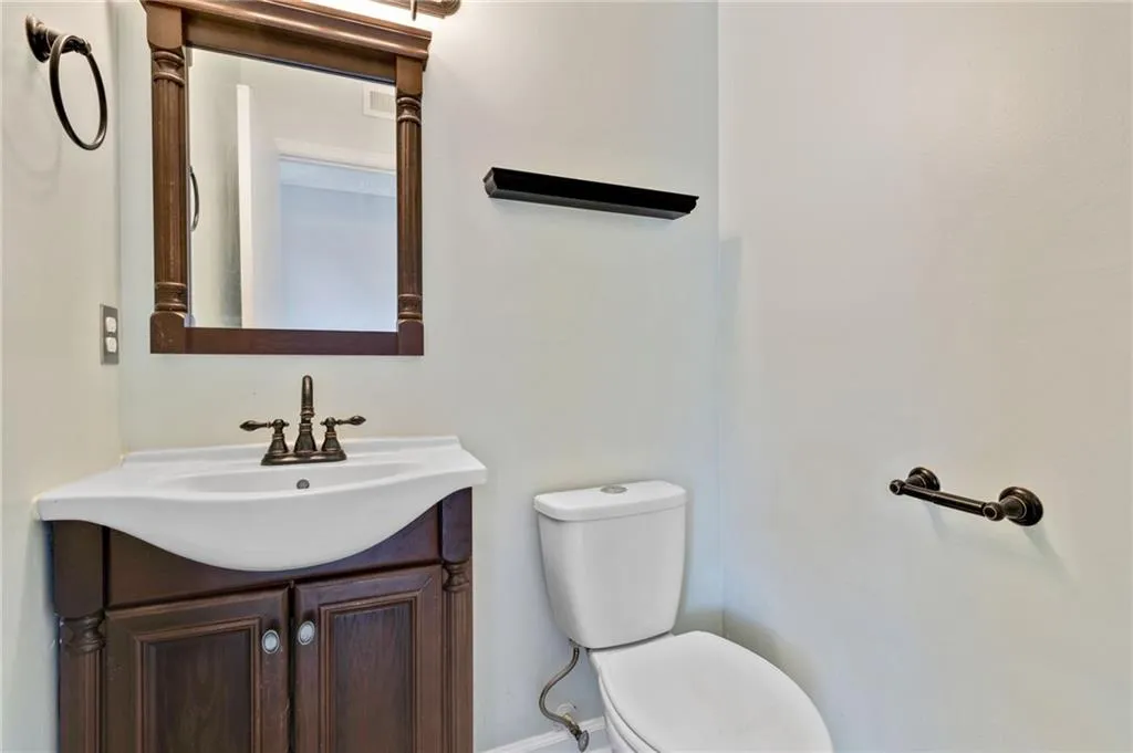 7750 Roswell Road Unit 9d, Sandy Springs, Georgia 30350, 3 Bedrooms Bedrooms, ,3 BathroomsBathrooms,Residential,Sold,7750 Roswell Road Unit 9d,7250699