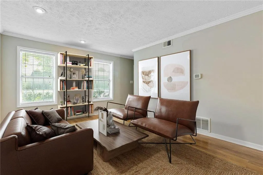 7750 Roswell Road Unit 9d, Sandy Springs, Georgia 30350, 3 Bedrooms Bedrooms, ,3 BathroomsBathrooms,Residential,Sold,7750 Roswell Road Unit 9d,7250699