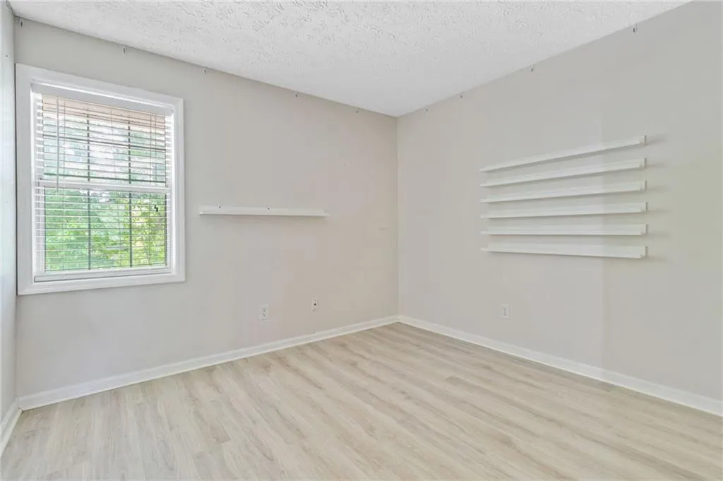 7750 Roswell Road Unit 9d, Sandy Springs, Georgia 30350, 3 Bedrooms Bedrooms, ,3 BathroomsBathrooms,Residential,Sold,7750 Roswell Road Unit 9d,7250699